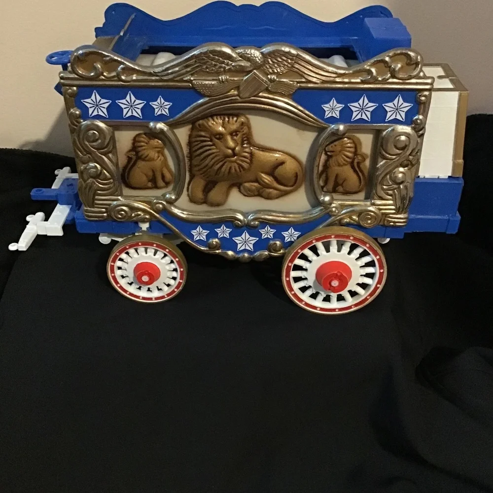 Jim Beam Empty Kentucky Bourbon Whiskey Circus Wagon Decanter Collect